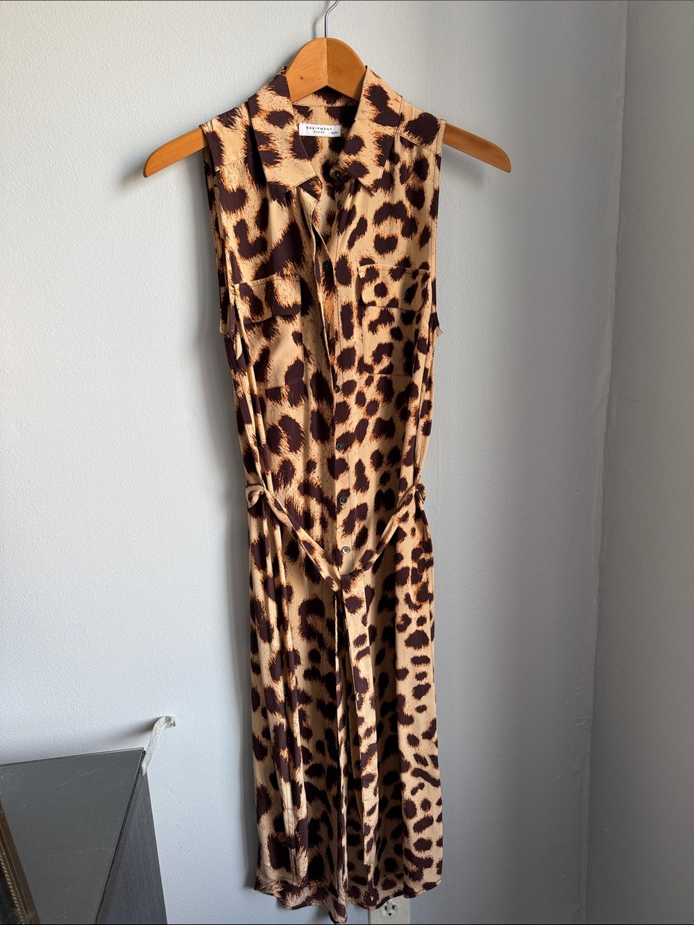 Equipment Femme 💯 Silk Sleeveless Leopard Print Shirt Dress